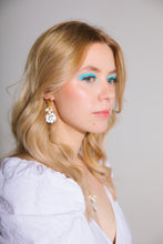 BAILA KORVIKSET - mustavalko/helmi