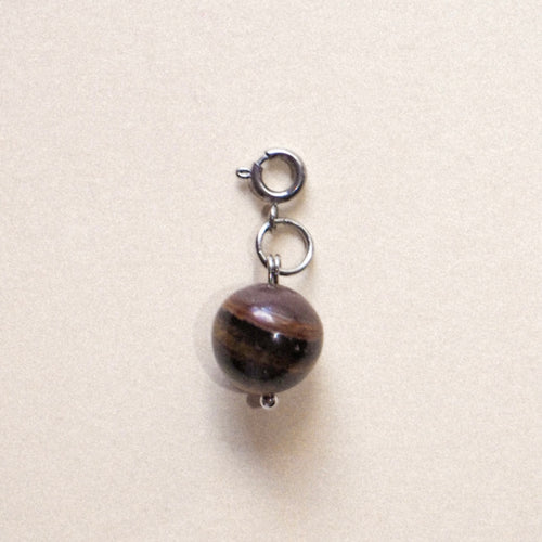 MON BAR - tiger's eye charm (silver)
