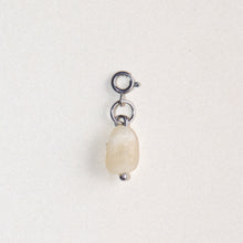 MON BAR - butter yellow charm (silver)