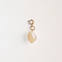 MON BAR - butter yellow charm (gold)