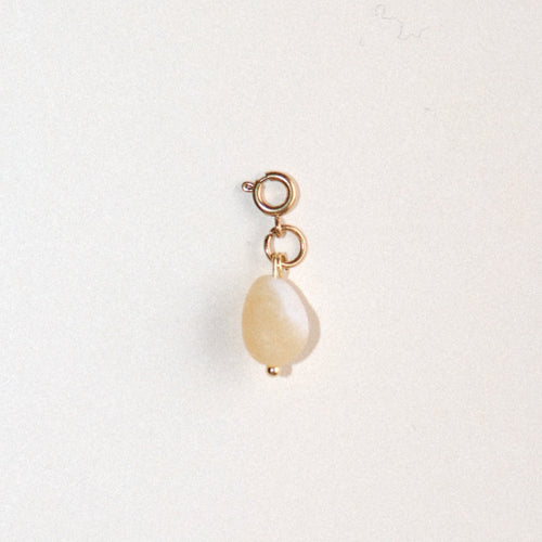 MON BAR - butter yellow charm (gold)