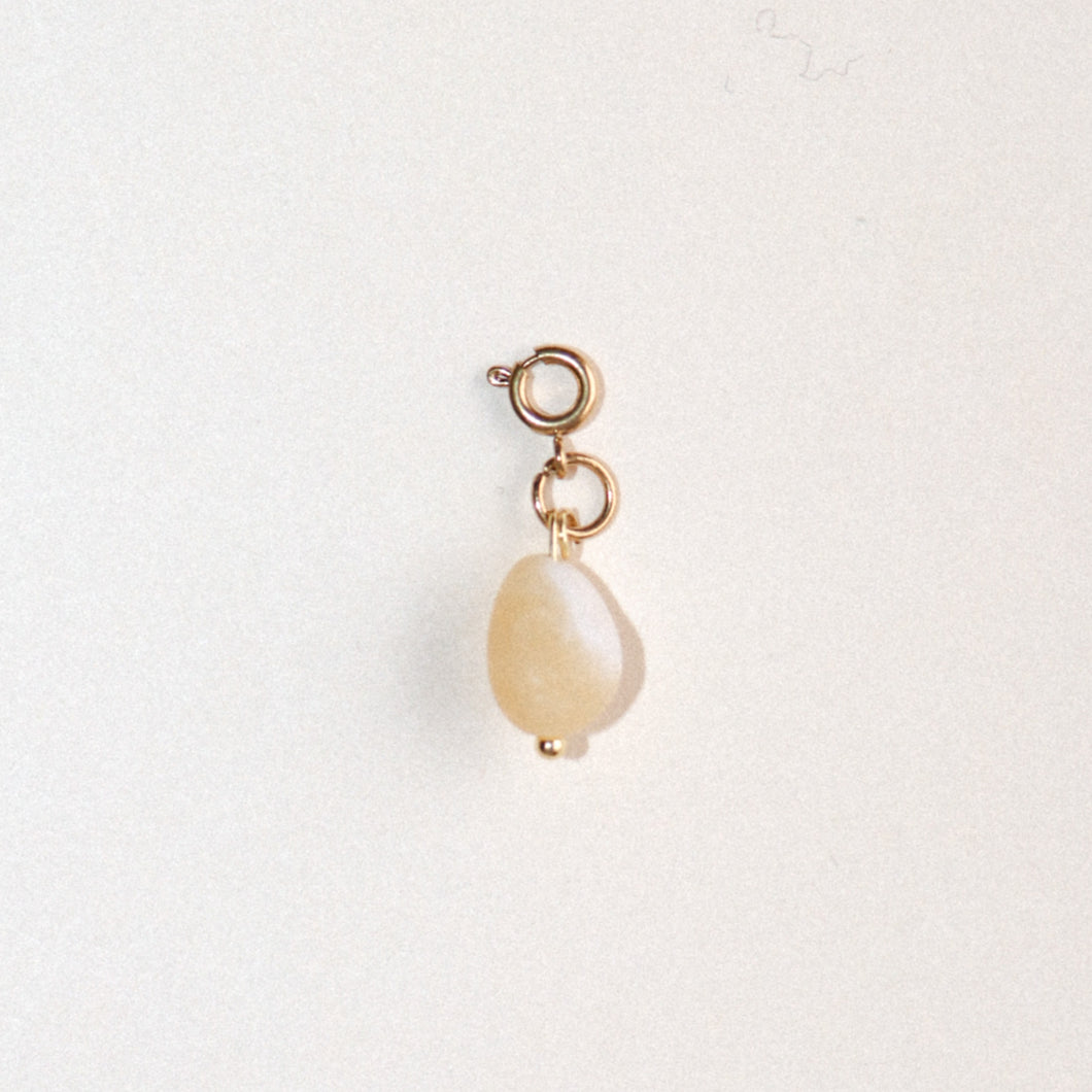 MON BAR - butter yellow charm (gold)