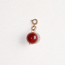 MON BAR - red/brown charm (gold)